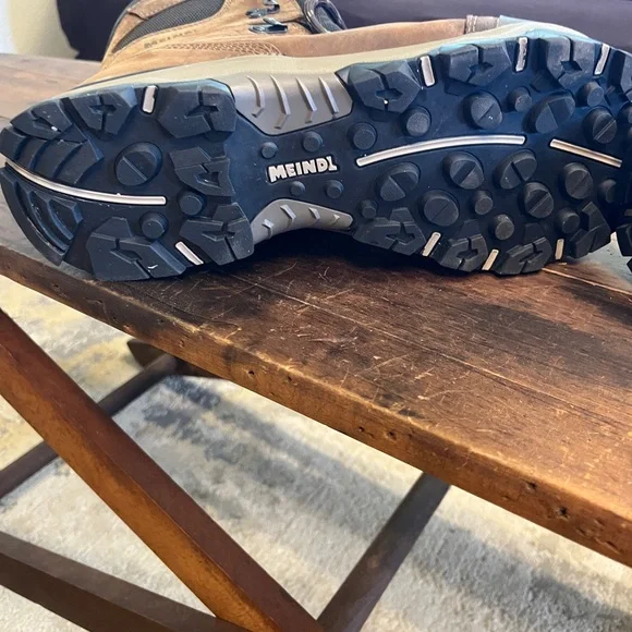 Meindl Men's EuroLight Insulated Brown and Black Hiking Boots - Picture 5 of 8